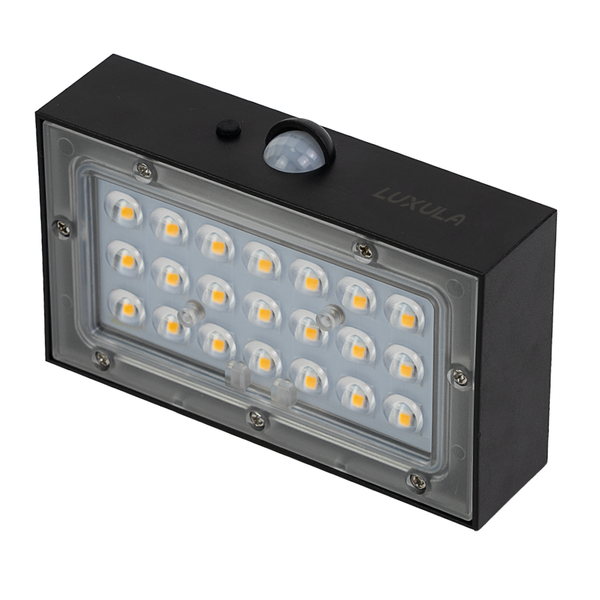 Rechteckige schwarze Außenwandleuchte mit Leuchtdioden und Bewegungsmelder.