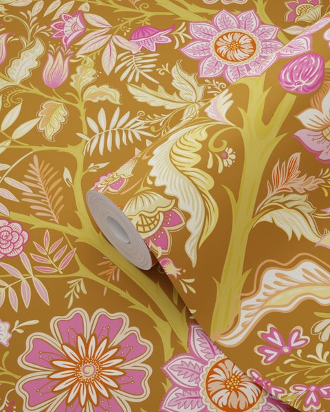 Tapetenrolle mit floralem Muster