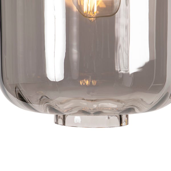 Detail einer Glasleuchte mit Glühbirne