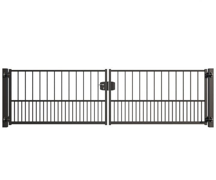 Doppeltor aus Metall mit Schloss