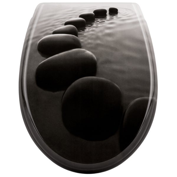 WC-Sitz mit Motiv glatte Steine in einer Kurve im Wasser.