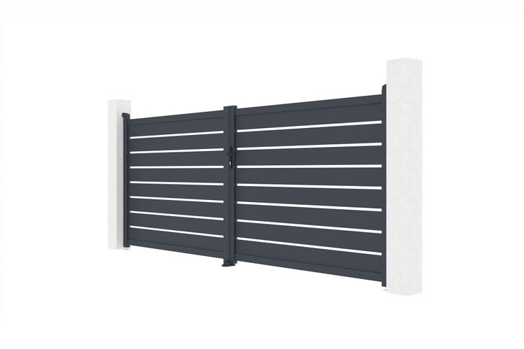 Zweiflügeliges Einfahrtstor in Anthrazit aus Aluminium mit horizontalen Lamellen und Zwischenräumen, inklusive Drückergarnitur.