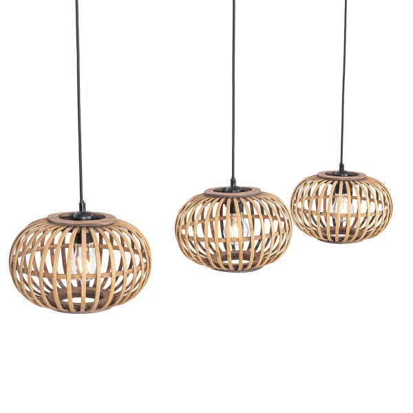 Drei Pendelleuchten mit Lampenschirmen aus Bambusgeflecht