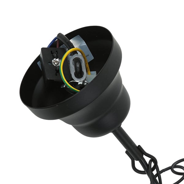 Innenansicht einer schwarzen Pendelleuchte mit Verkabelung und Aufhängungskette