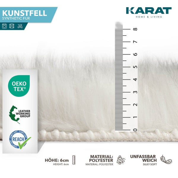 Karat Kunstfell aus Polyester mit 6 Zentimeter Florhöhe. OEKO-TEX, Leather Working Group und REACH zertifiziert. Karat Home & Living Logo.