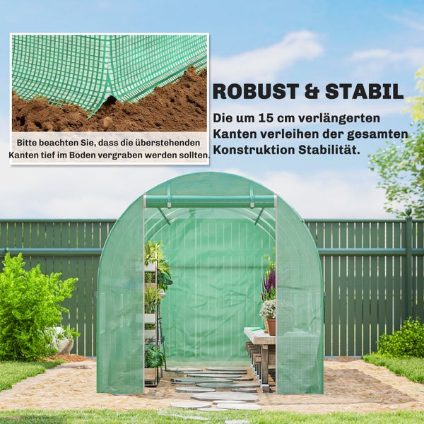 Folien-Gewächshaus in Tunnelform mit Pflanzen im Garten. Detailansicht zeigt die für zusätzliche Stabilität im Boden vergrabenen Ränder.