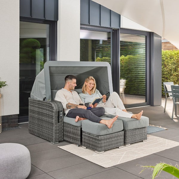 Home Deluxe - Strandkorb HOLBY inkl. Abdeckung - 160 x 69 x189 cm - per Gasdruckfeder herausfahrende Sitzplätze I Gartenliege Louneginsel Volllieger
