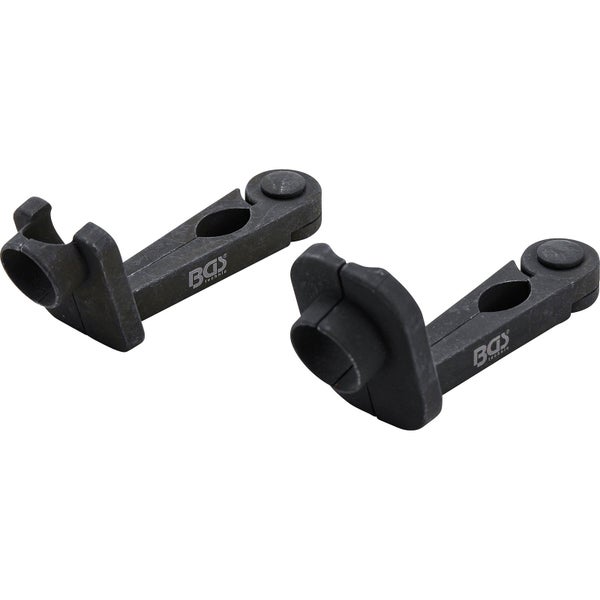 Makita Kabelschneider beim Schneiden eines Kabels