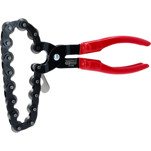 Nahaufnahme eines Hochflor-Teppichs mit abstraktem Wellenmuster in Schwarz, Orange und Weiß.