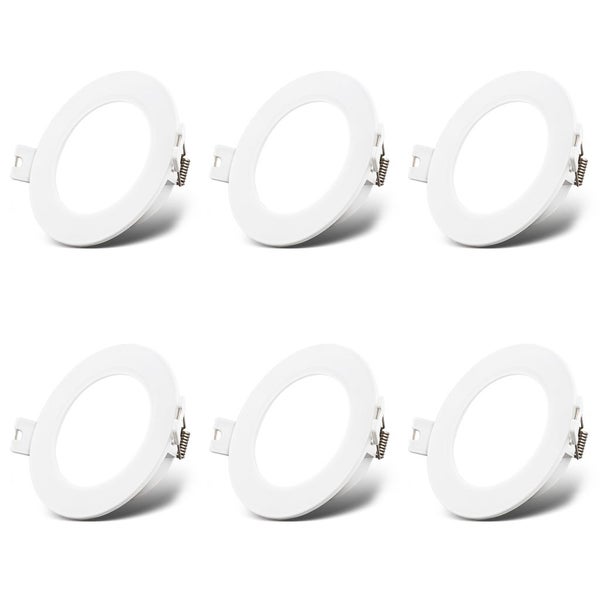 Sechser-Set runde LED-Einbaustrahler in Weiß mit seitlichen Befestigungsfedern für die Deckenmontage.