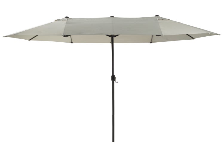 Detailansicht eines weißen Heizkörpers mit horizontalen Heizrohren