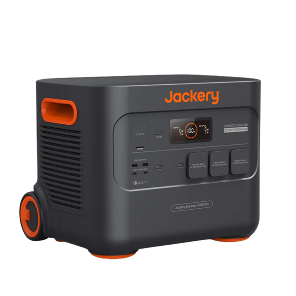 Jackery Explorer 3000 Pro tragbare Powerstation mit 3024 Wattstunden Kapazität, mehreren Anschlüssen, Display und Rollen.