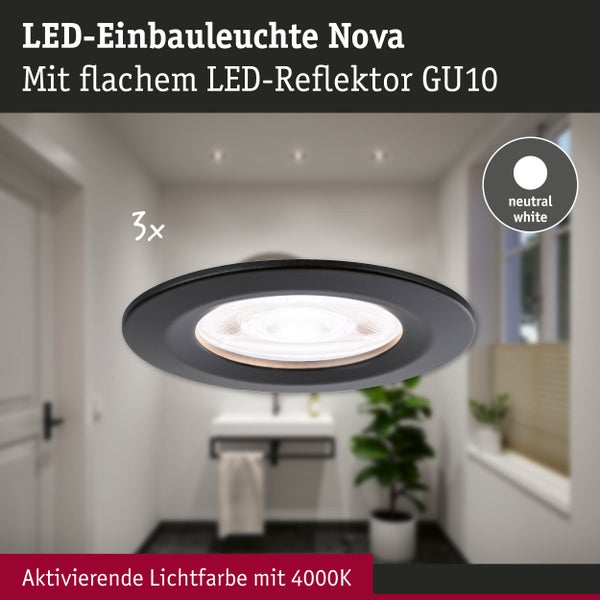 LED-Einbauleuchte Nova im 3er-Set, flacher GU10-Reflektor in Schwarz, neutralweißes Licht mit 4000 Kelvin im Badezimmer montiert.