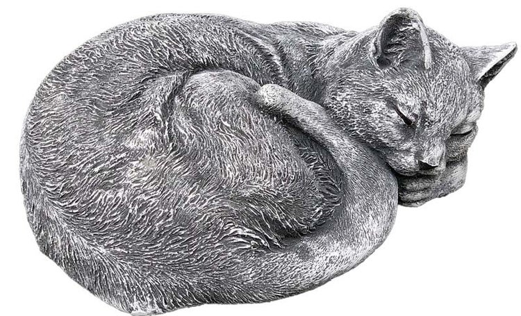 Gartenfigur schlafende Katze aus Steinguss für den Außenbereich
