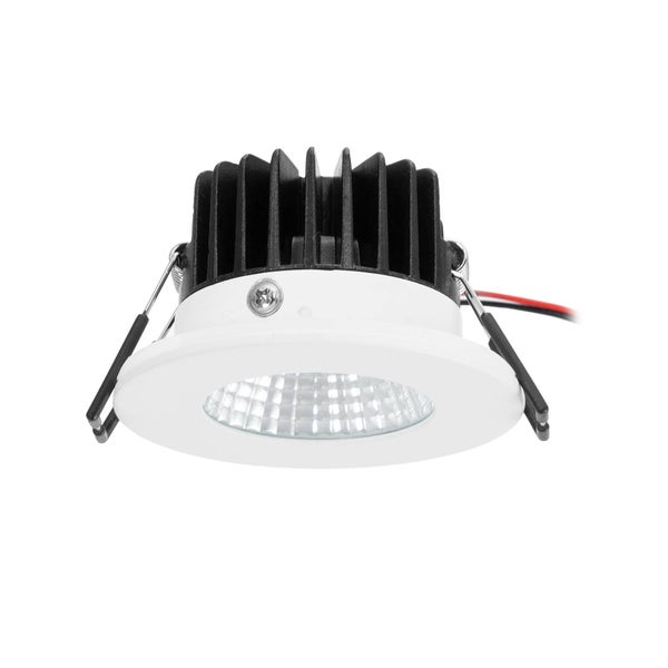 LED Einbaustrahler mit schwarzem Kühlkörper und seitlichen Montagefedern.