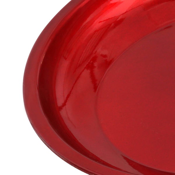 Detailaufnahme einer roten Pflanzschale