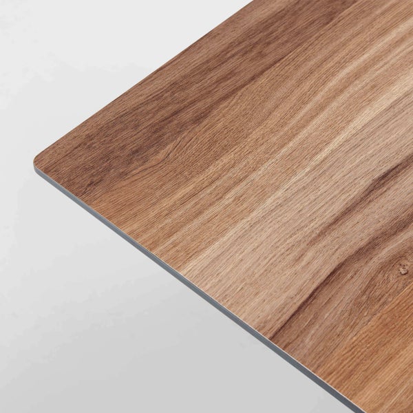 Paneel in Holzoptik mit abgerundeter Ecke und flachem Profil.