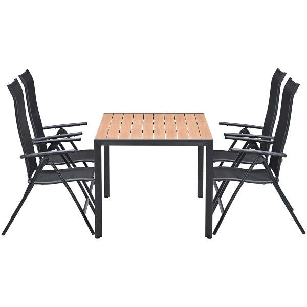 Gartenmöbel-Set bestehend aus einem quadratischen Tisch mit Tischplatte in Holzoptik und vier schwarzen, verstellbaren Klappstühlen.