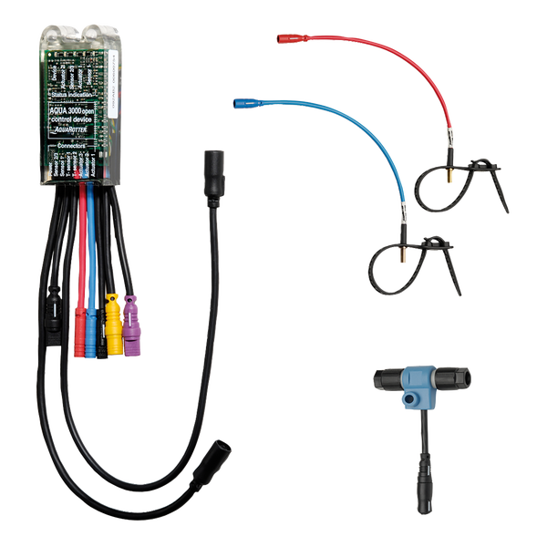 AQUA 3000 open Steuerungseinheit mit Anschlusskabeln, T-förmigem Verteilerstück und Sensoren für die elektronische Wassersteuerung.