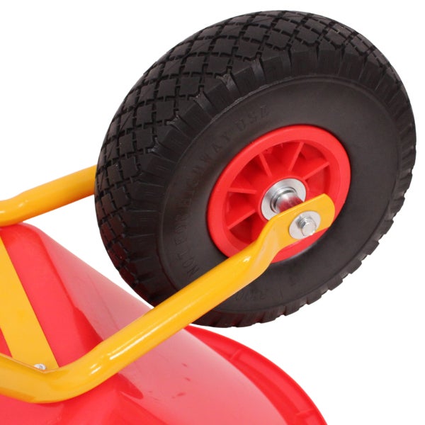 Schubkarrenrad mit schwarzem Profilreifen, roter Kunststofffelge und gelbem Metallrahmen einer Kinderschubkarre.