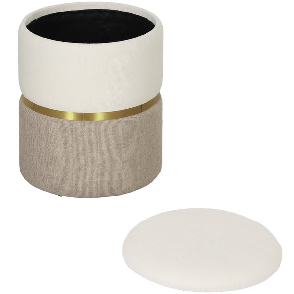 Stehender Spiegel mit Holzrahmen in einem Wohnraum.