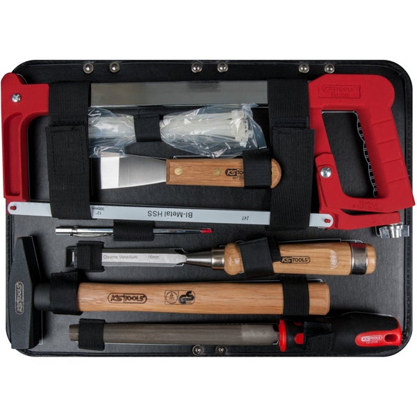 Werkzeugsatz mit Hammer, Sägen, Meißel und Feile in schwarzer Tasche