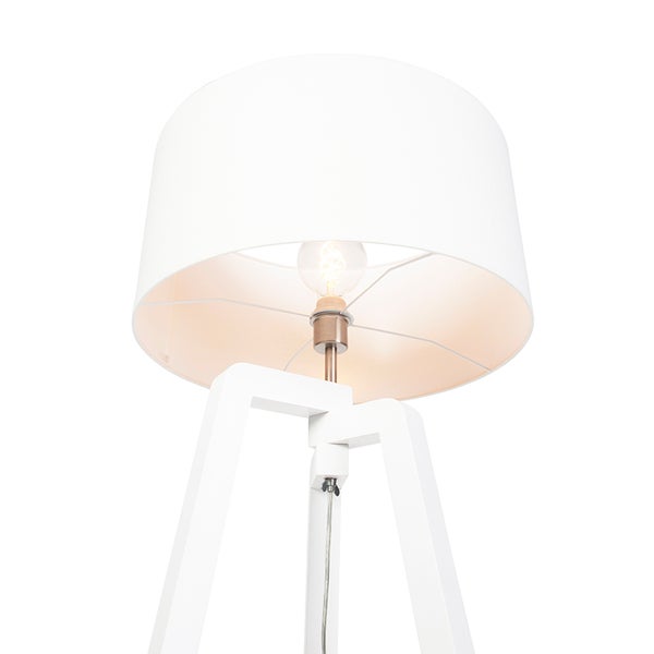 Stehleuchte mit Stoffschirm und Holzfuß