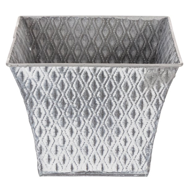 Quadratischer Metall-Pflanztopf mit Rautenstruktur und weiß gewischter Oberfläche.