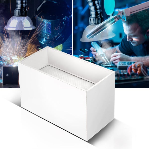 Ersatzfilter für Absauganlagen in Werkstätten, im Hintergrund Schweißarbeiten und Lötarbeiten an Elektronik.