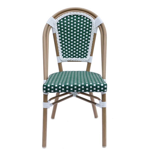 Bistro-Stuhl für den Garten mit geflochtener Sitzfläche und Rückenlehne in Grün und Weiß und einem Gestell in Holzoptik.