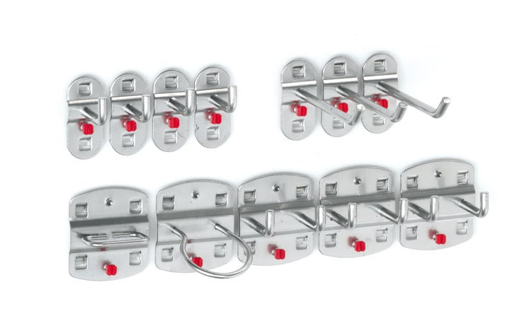 Sortiment verschiedener Metallhaken zur Wandbefestigung