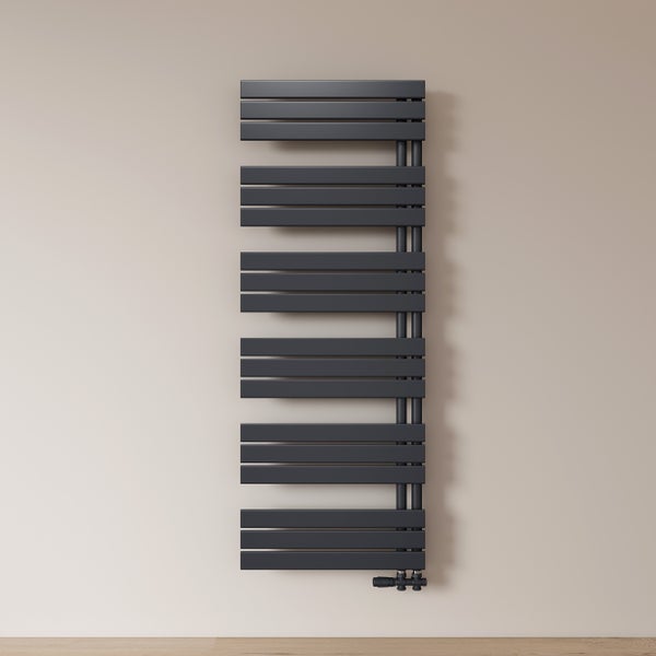 Handtuchwärmer mit horizontalen Heizkörperrohren