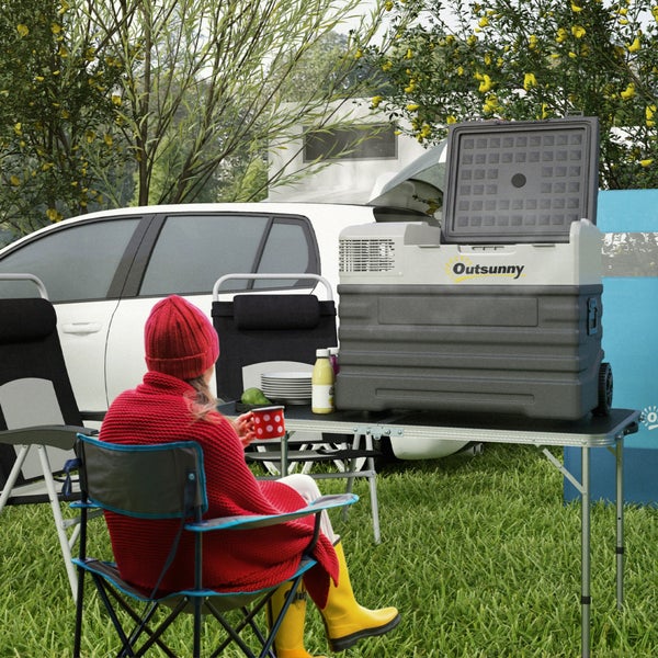 Outsunny Kompressor Kühlbox 56L, Kühlbox Auto 12/24V DC & 240V AC bis -20°C, Tragbar Gefrierbox mit ECO/MAX Modi, Mini Kühlschrank mit Teleskopstange, Rad, für Camping, Lkw, Boot und Steckdose