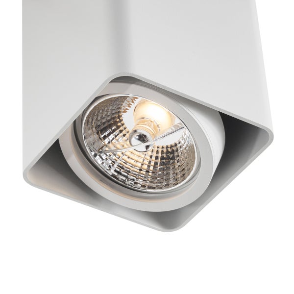 Aufbauleuchte mit Leuchtmittel in einem eckigen Gehäuse