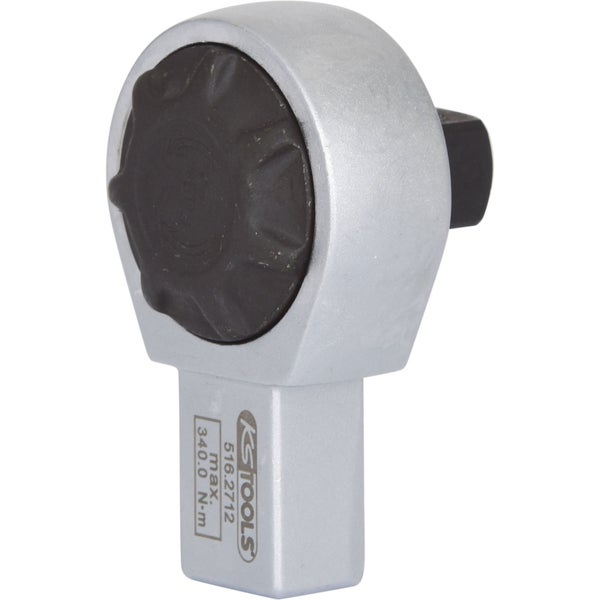 Begehbare Dusche mit Glaswand und Duscharmatur in einem modern gestalteten Badezimmer.