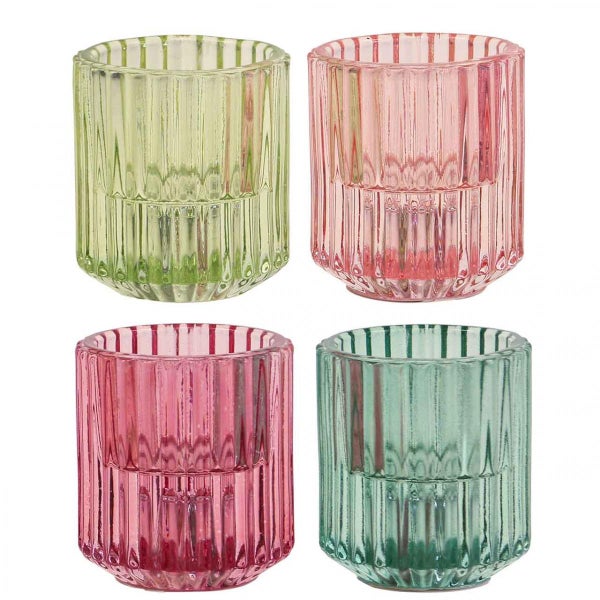 Teelichthalter aus geriffeltem Glas in verschiedenen Farben.