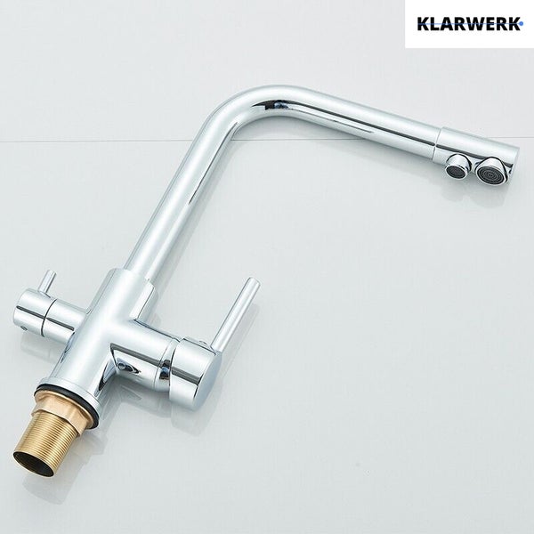 Klarwerk Küchenarmatur, 3-Wege-Mischbatterie aus Chrom mit zwei Griffen und U-Auslauf. Klarwerk Logo.