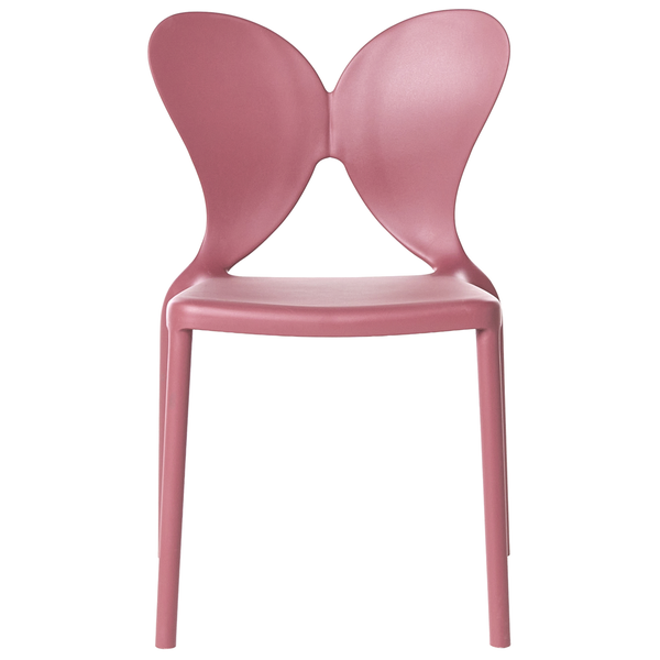 Moderner Kunststoffstuhl in Rosa mit Rückenlehne in Schmetterlingsform.