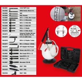 Ölwechsel Set mit manueller Pumpe und umfangreichem Adapter Sortiment für verschiedene Fahrzeugmodelle in einem Transportkoffer.