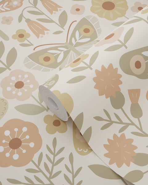 Tapetenrolle mit Blumen- und Schmetterlingsmuster