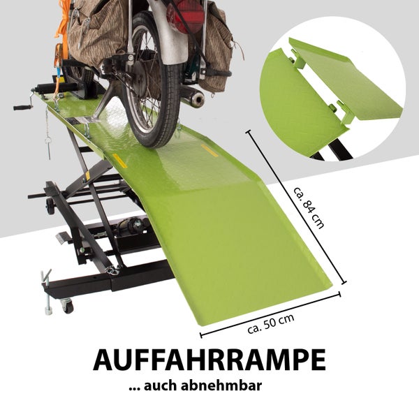 Motorrad auf Hebebühne mit Auffahrrampe und Maßangaben