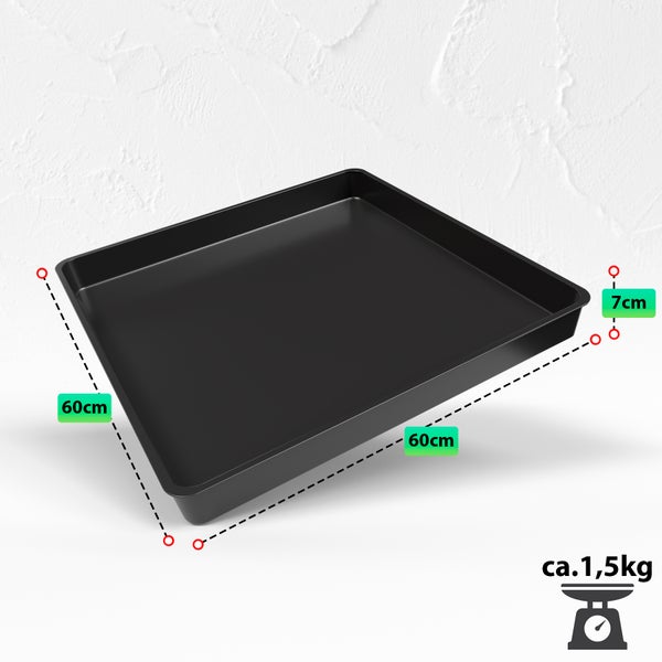 Backblech mit den Maßen 60 mal 60 Zentimeter und einer Höhe von 7 Zentimetern, Gewicht circa 1,5 Kilogramm