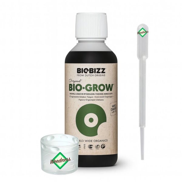 Biobizz Bio-Grow organischer Flüssigdünger mit Messbecher und Pipette mit Weedness Logo.
