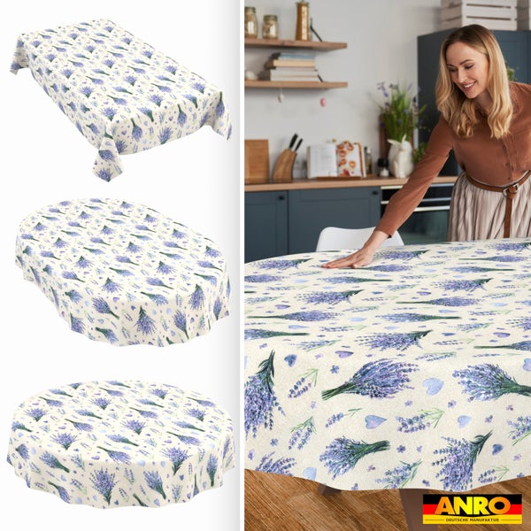 Tischdecke mit Lavendel-Muster und Herzen in rechteckiger, ovaler und runder Form. Helle Küchenszene. ANRO Deutsche Manufaktur Logo.