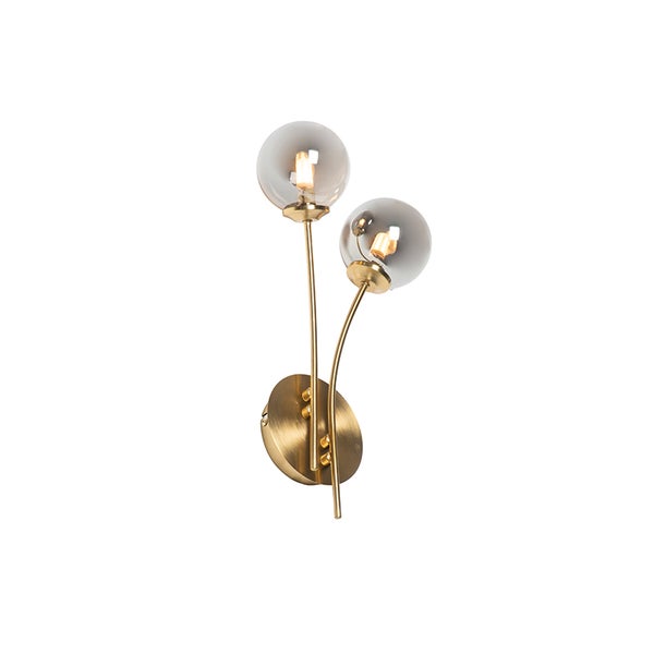 Wandleuchte mit zwei Glaskugeln als Lampenschirme