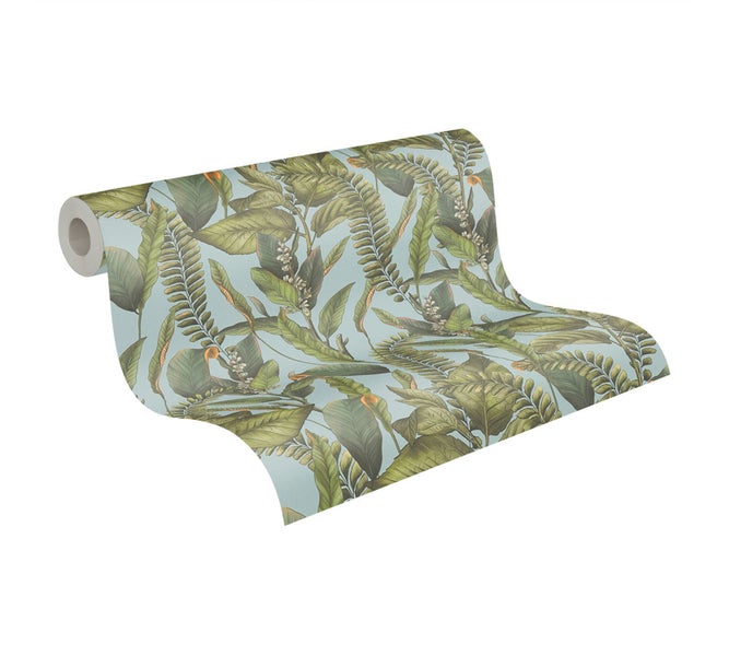 Dekoratives Zimmer mit Bambusleiter, Decke, floraler Tapete und Tisch mit Vase