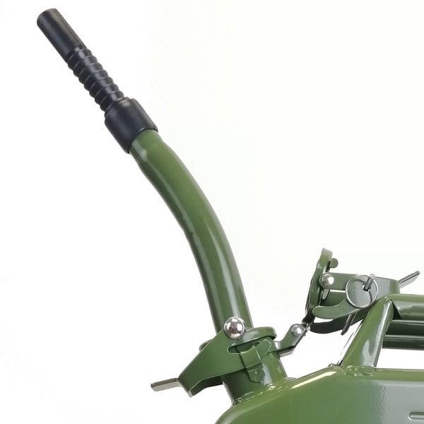 Flexibler Ausgießer aus Metall für Kraftstoffkanister mit schwarzer Kunststoffspitze.