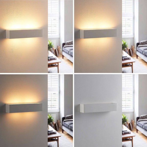 Moderne rechteckige Wandleuchte im Wohnzimmer mit Licht nach oben und unten, gezeigt in verschiedenen Helligkeitsstufen und ausgeschaltet.