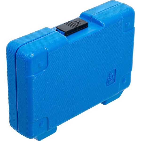 Werkzeugsatz in blauem Koffer mit verschiedenen Adaptern