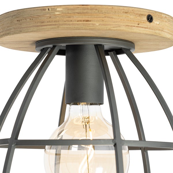 Moderne Deckenleuchte mit Holzplatte und Metallkäfigschirm sowie Leuchtmittel in Glühbirnenoptik.